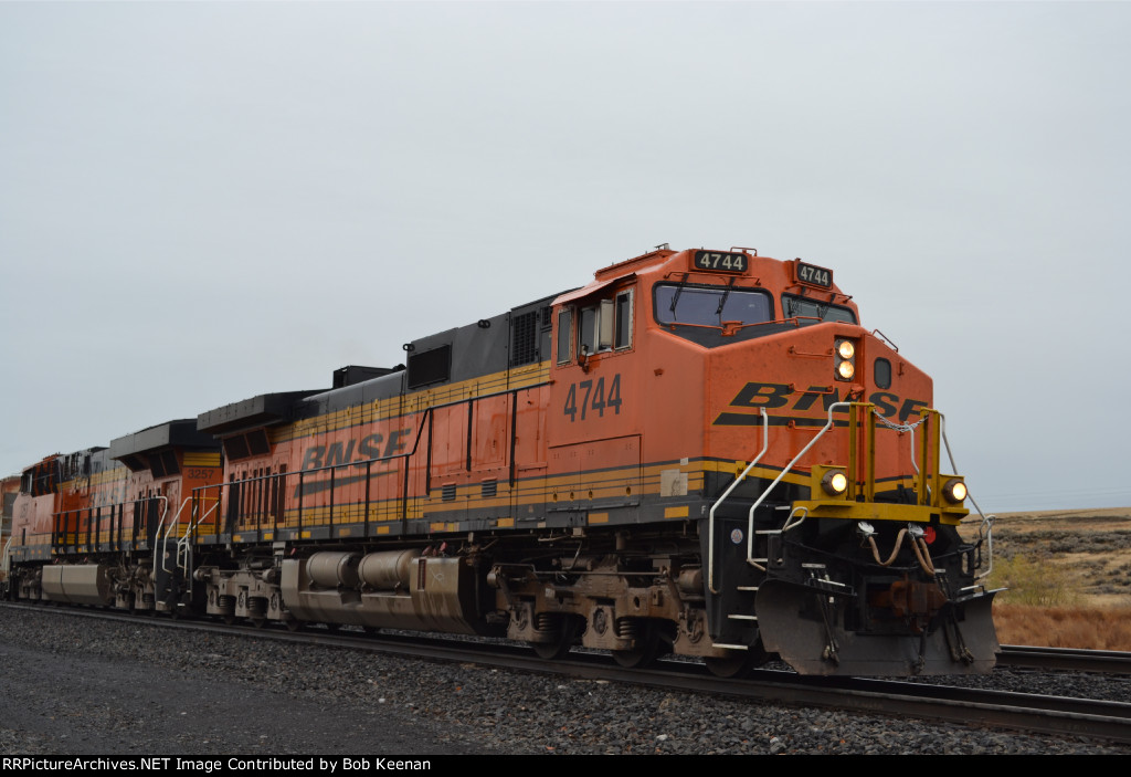 BNSF 4744